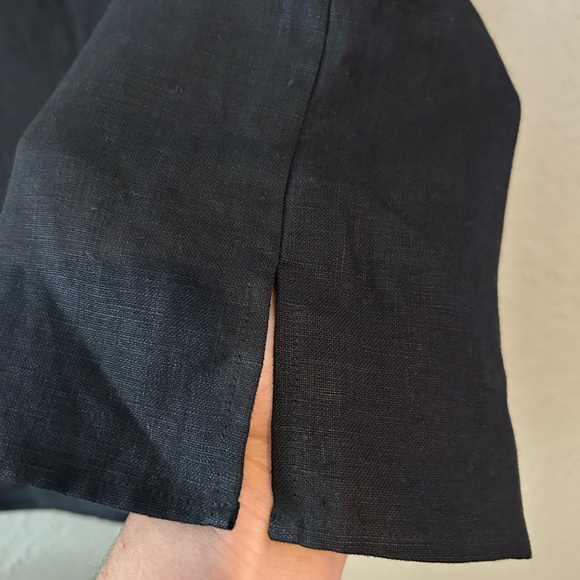 Laura Ashley Top with button 100% Linen / Black/ Size S - Picture 4 of 7